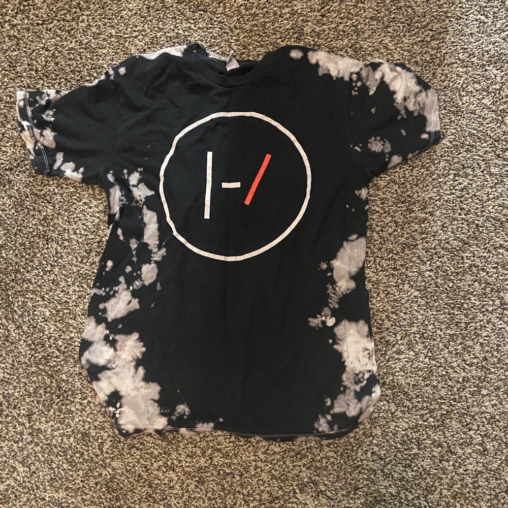 21 piolets band merch / band t-shirt